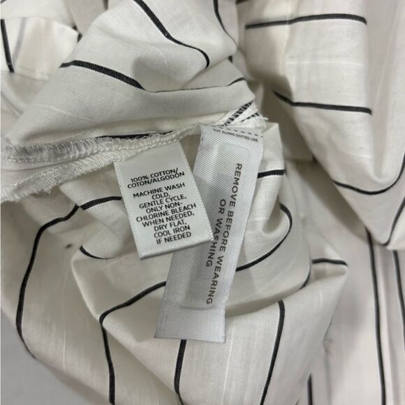 ‼️final must bundle‼️ LOFT Off Shoulder Blouse Top Button Back Cotton - Picture 6 of 6